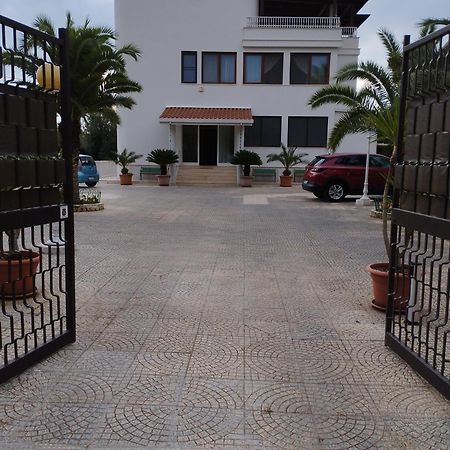 Villa Erry Trani Bagian luar foto